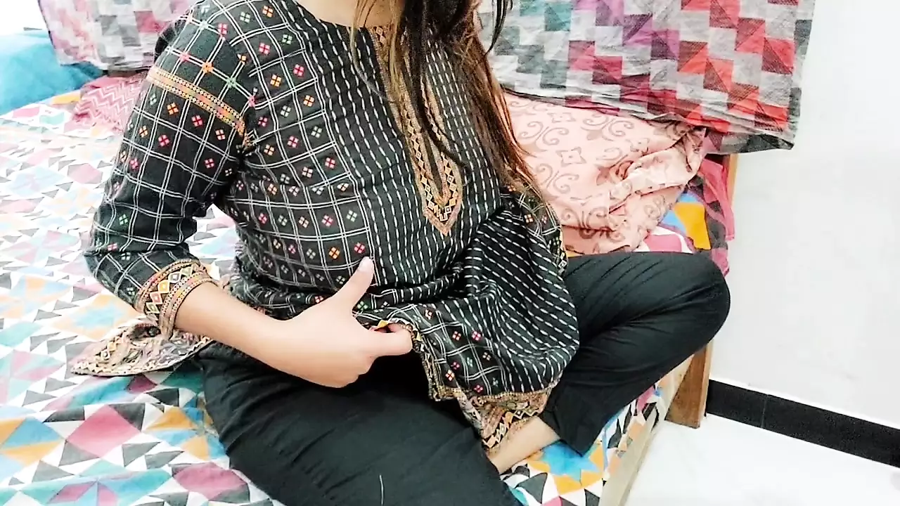 Pakistani Stepmom Giving Boobs Milk To Stepdad