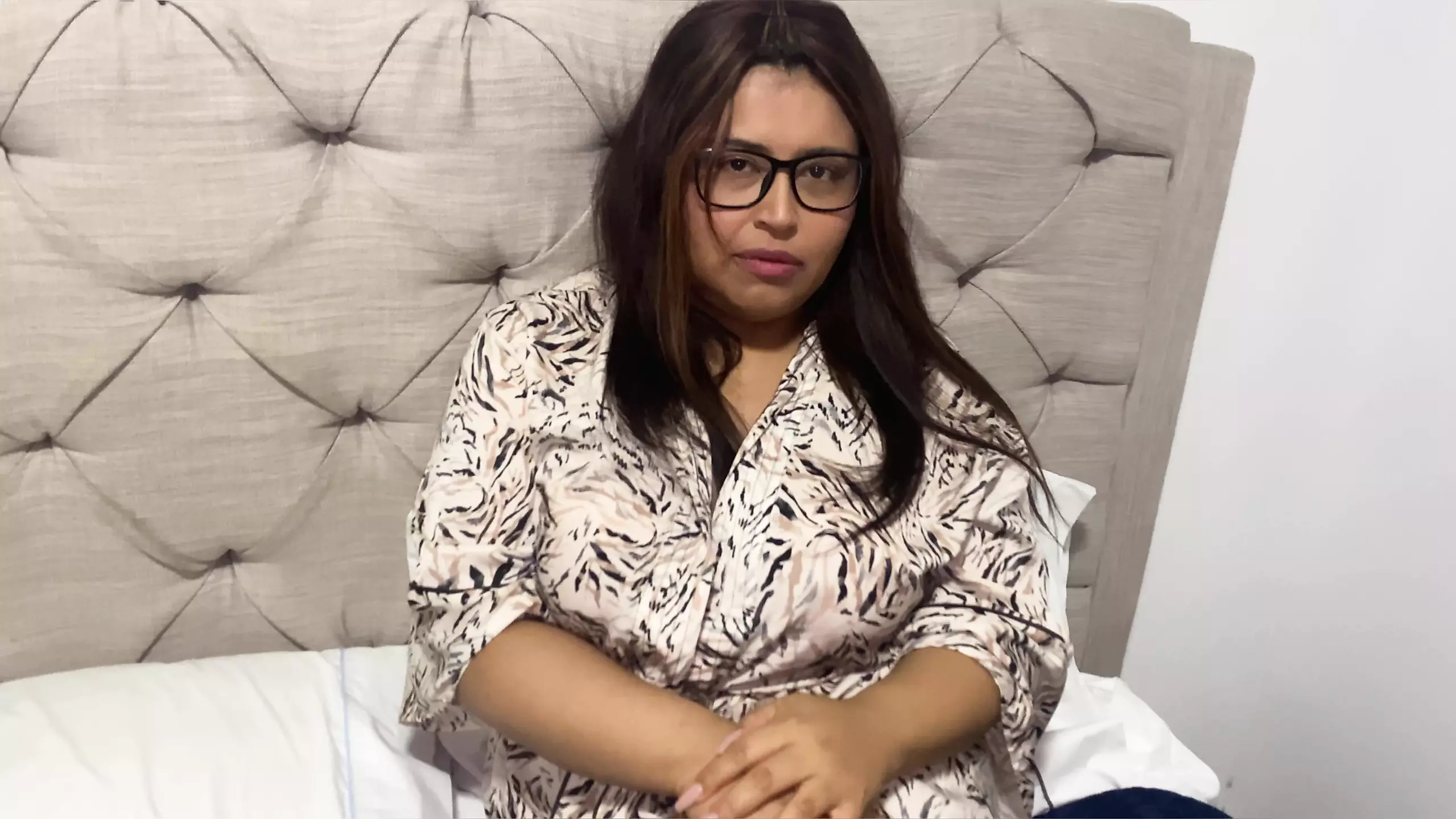 I CAUGHT MY STEPMOM BY SURPRISE AND I ENDED UP CUM IN HER MOUTH!