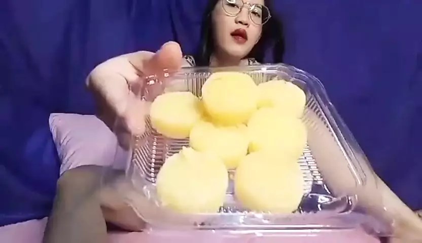 Girl sex food