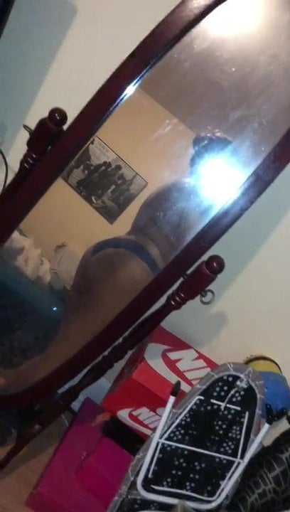 Jenifer rivera ensenando el culo