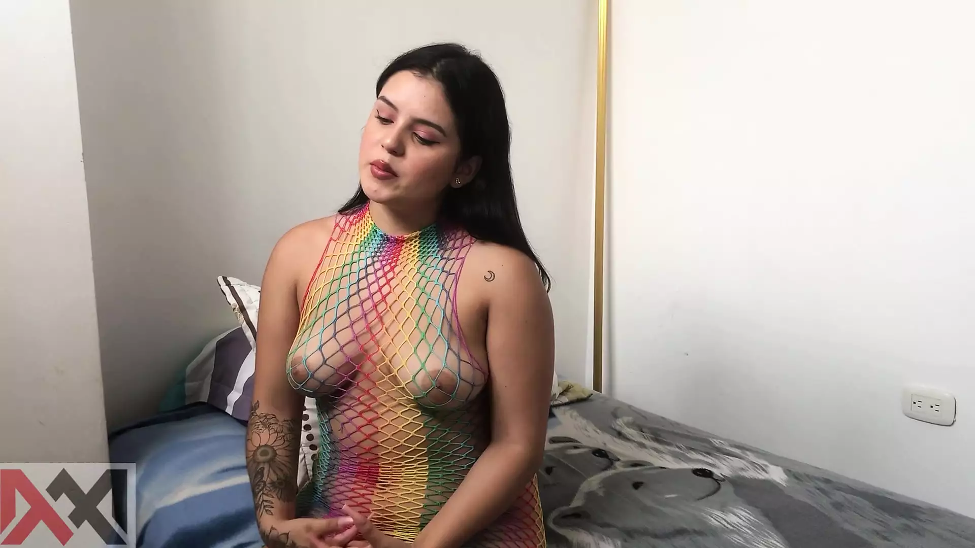 stepmom wants to satisfy her fever with her stepson- porn in Spanish