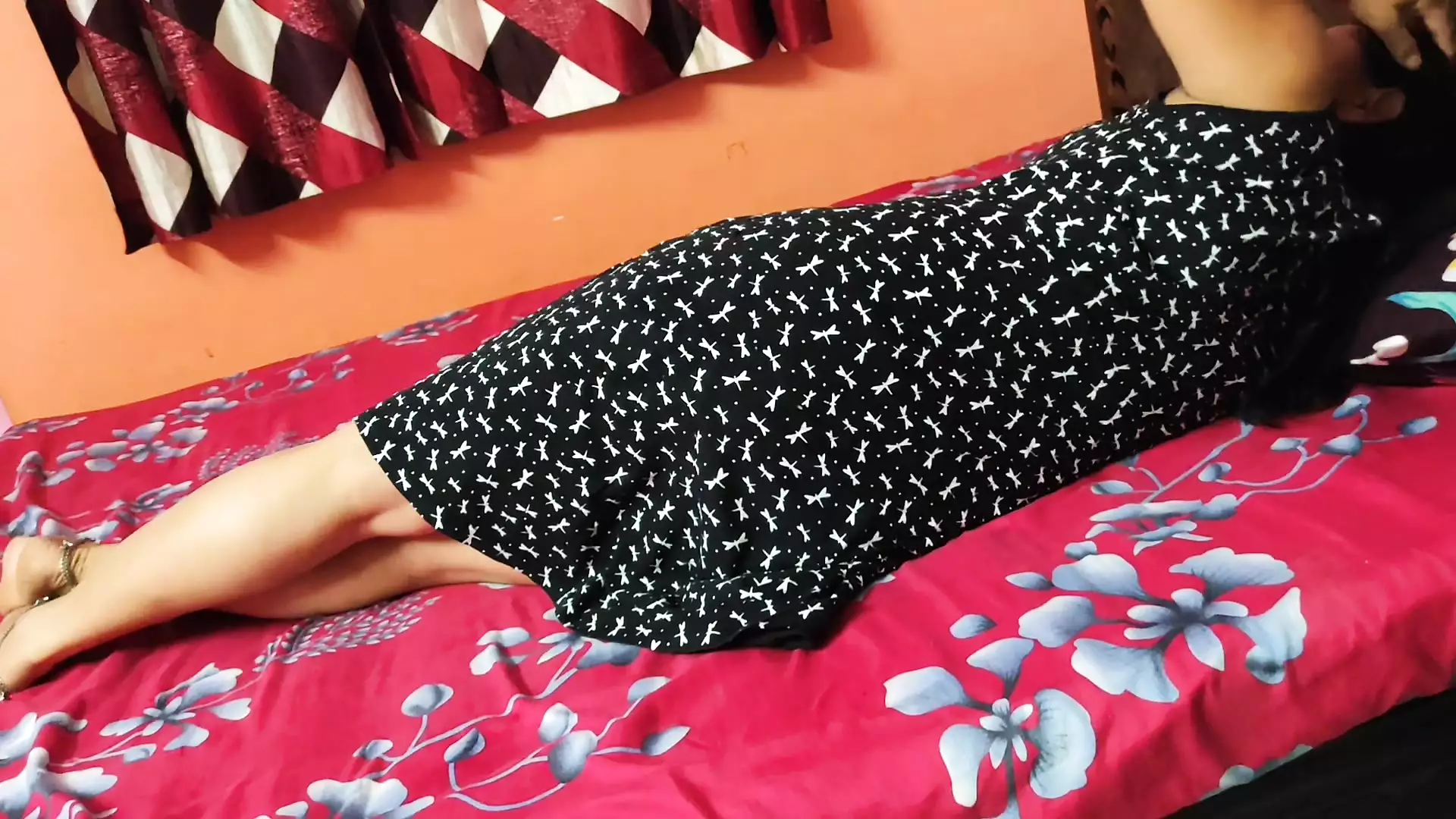 maa ki chudai kar di bete ne jab vo so rahi thi apna Lund ghusa Diya