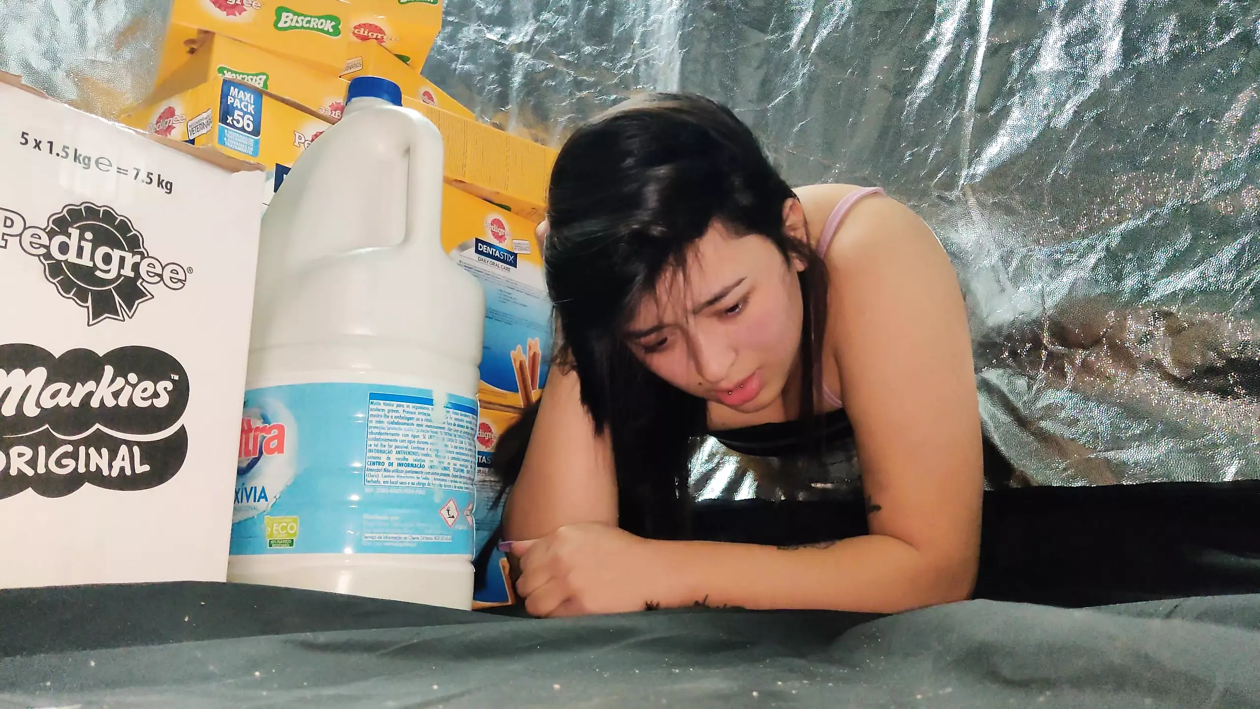 Stuck stepmother asking for help receives anal orgasm