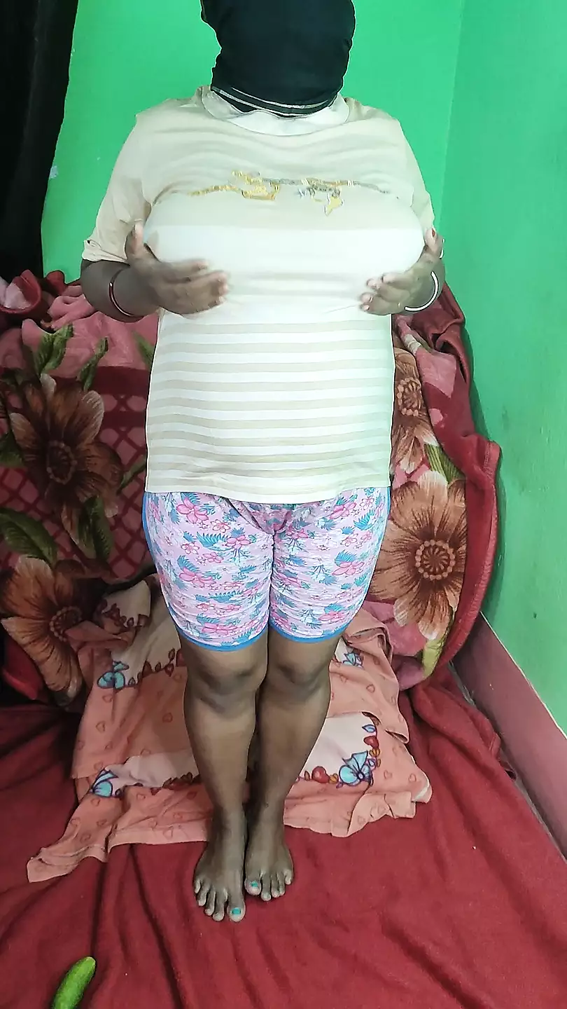 Indian Big ass wife workout on the red carpet and showing her muscular body to you
