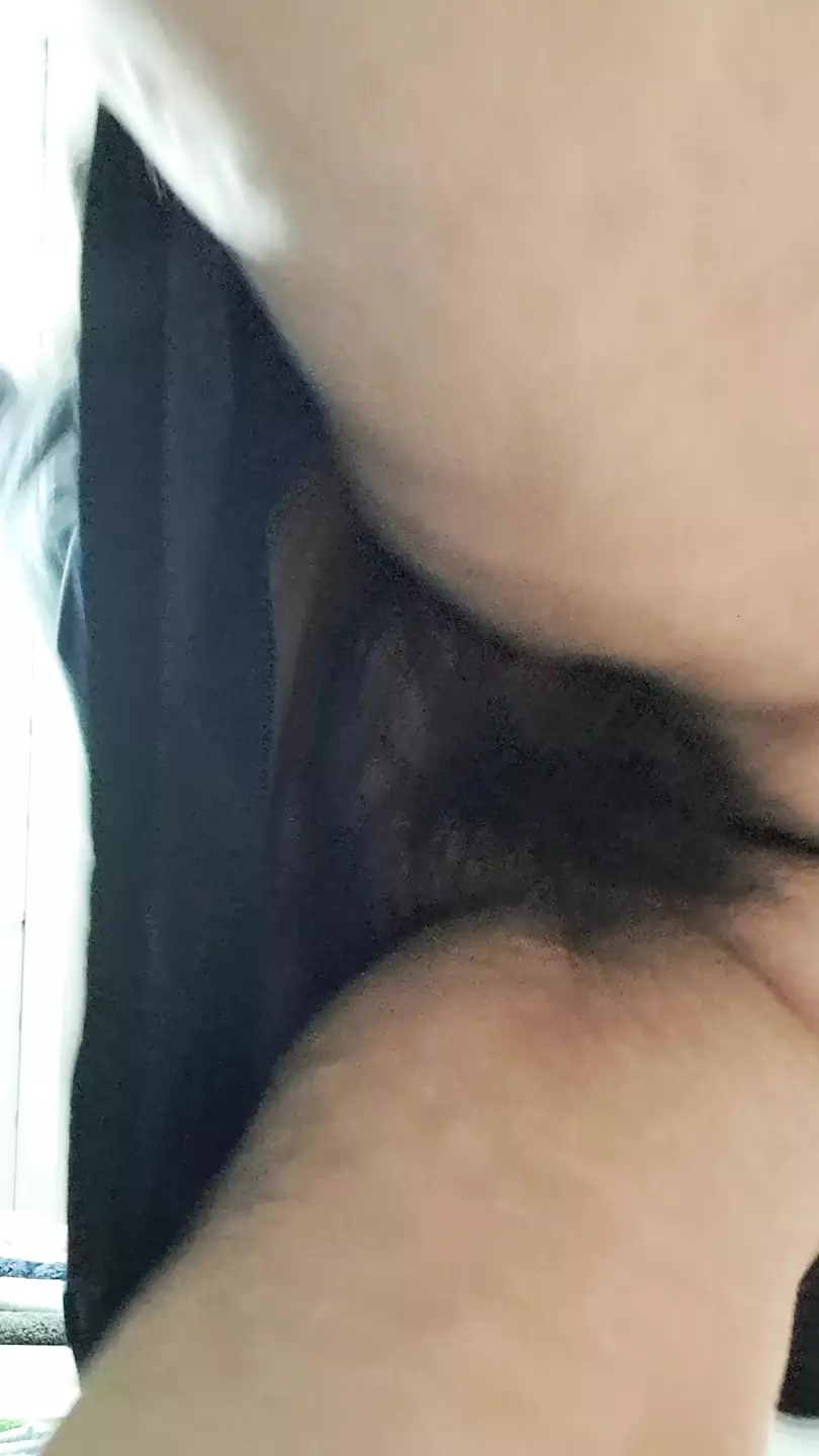 mommy showing under the shirt