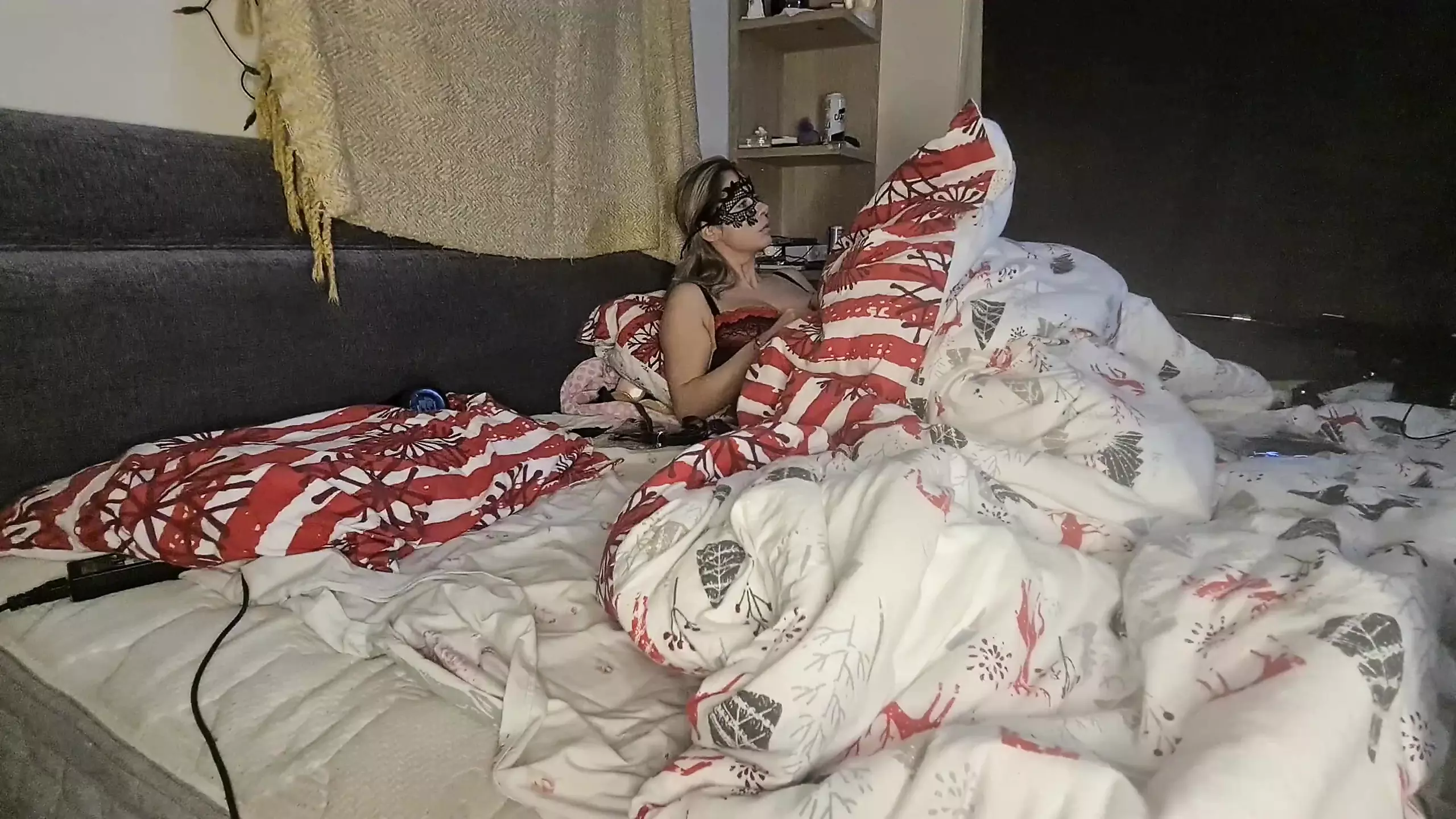 Very sexy mom is enjoying good amateur fuck
