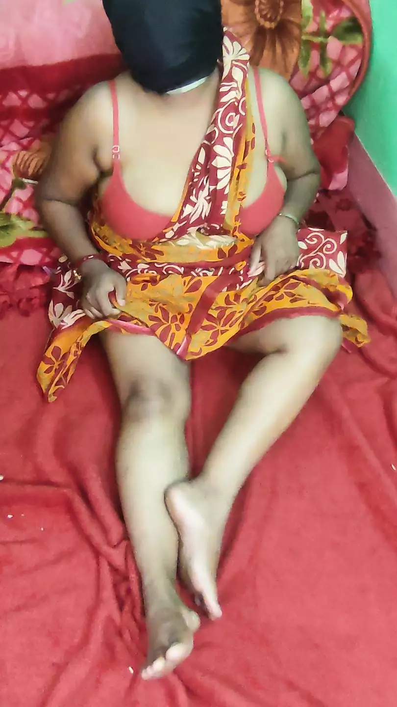 Bbw Indian wife Showing her assholes closeup