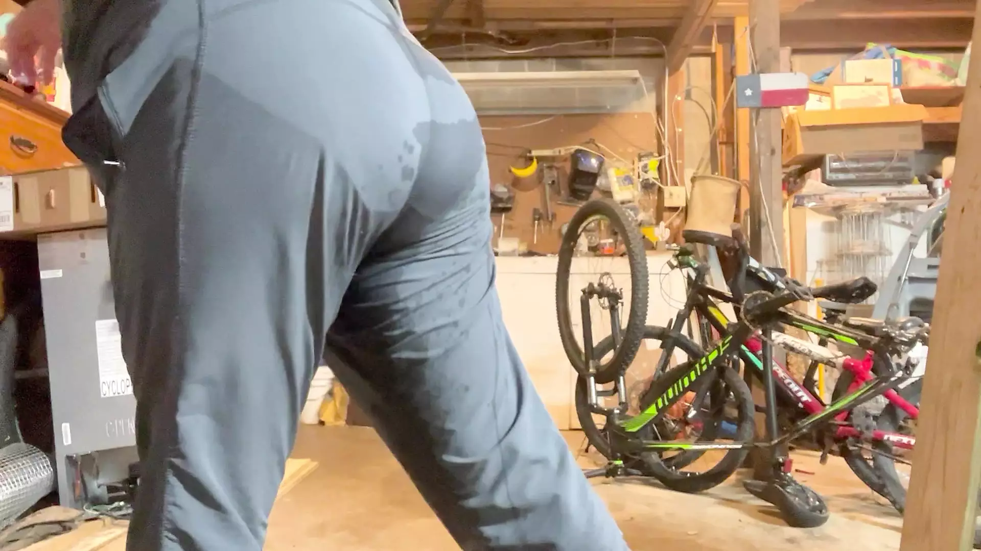 Pissy Emmy - Wetting In My Garage