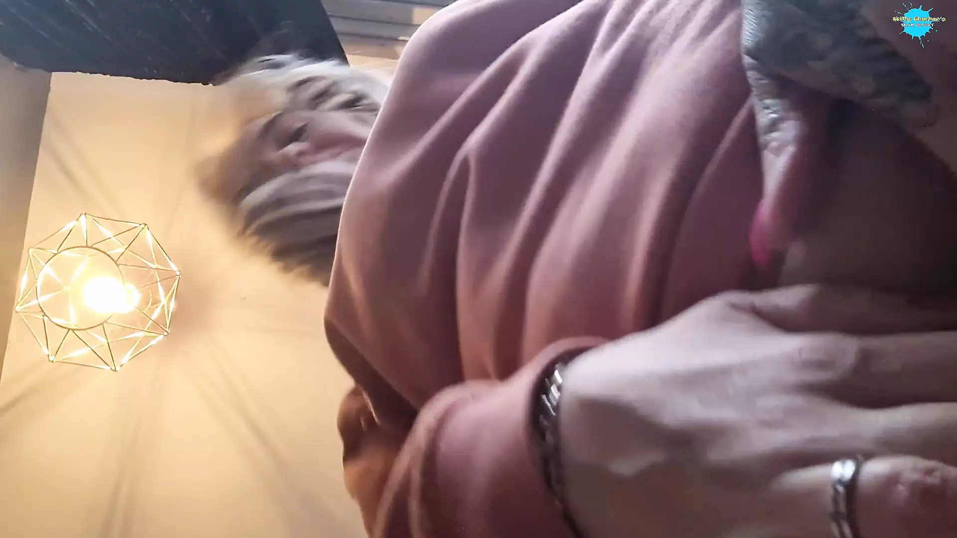 Close up pussy play