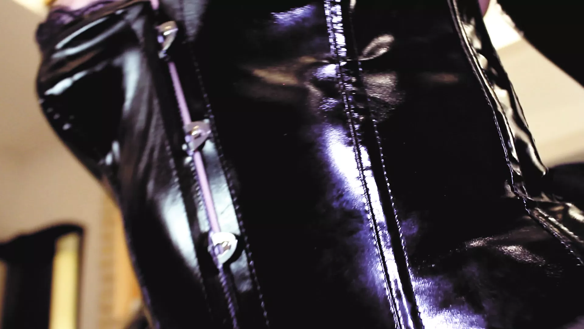 Wet Pussy Fetish Milf Eva, Horny Hot Vinyl, Big Ass Goddess In PVC Shows Tits