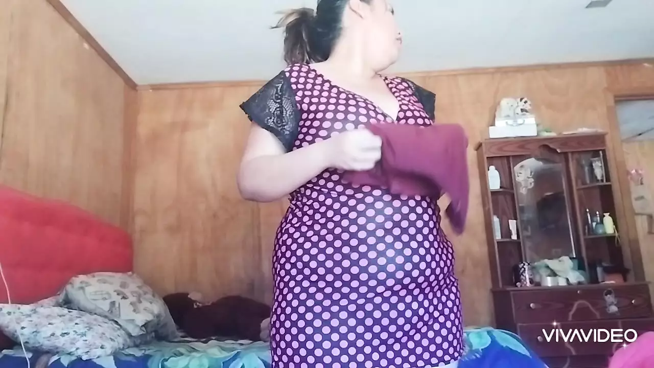 mommy shows boobs and pussy JOI