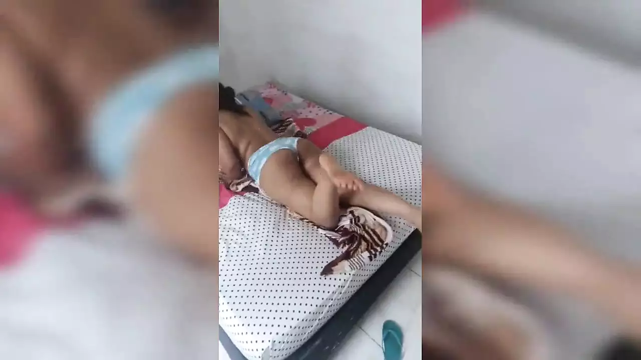 18 year old brunette big saggy tits from New York United States fucking her stepbrothevfr's big dick