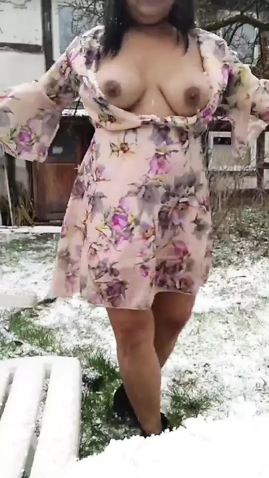 Super sexy big boobs girl masturbate outdoor in garden