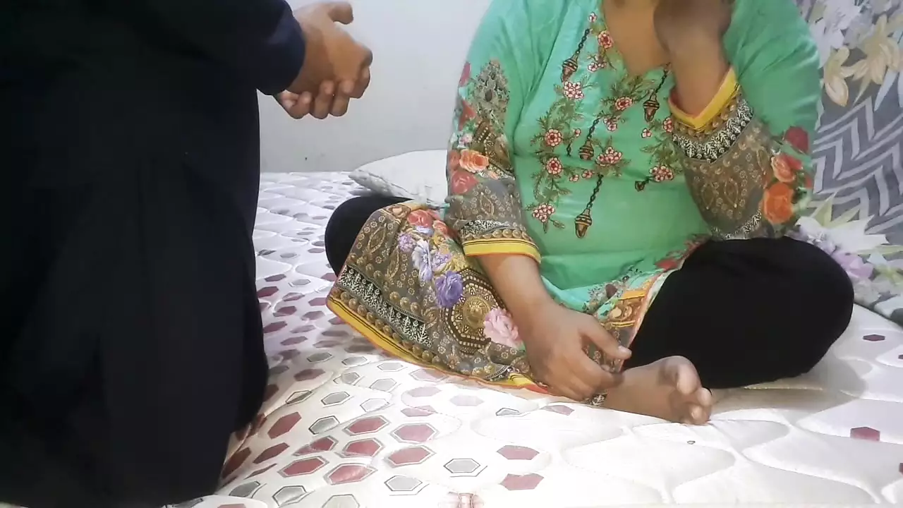 Indian Stepmom Fucked hardcore by har stepson