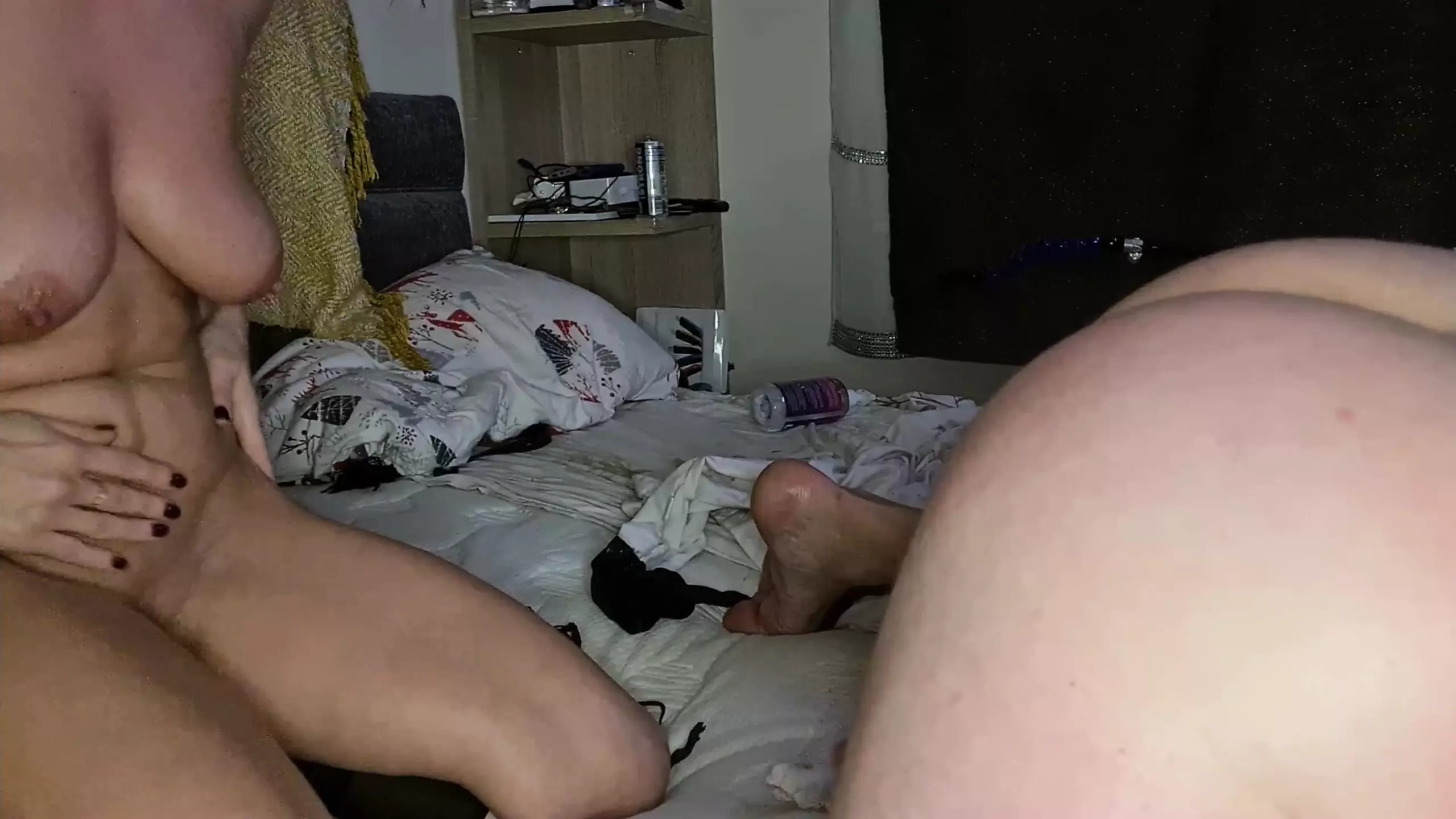 Kinky bitch really enjoys hard fuck, sexy amateur wife likes rimming