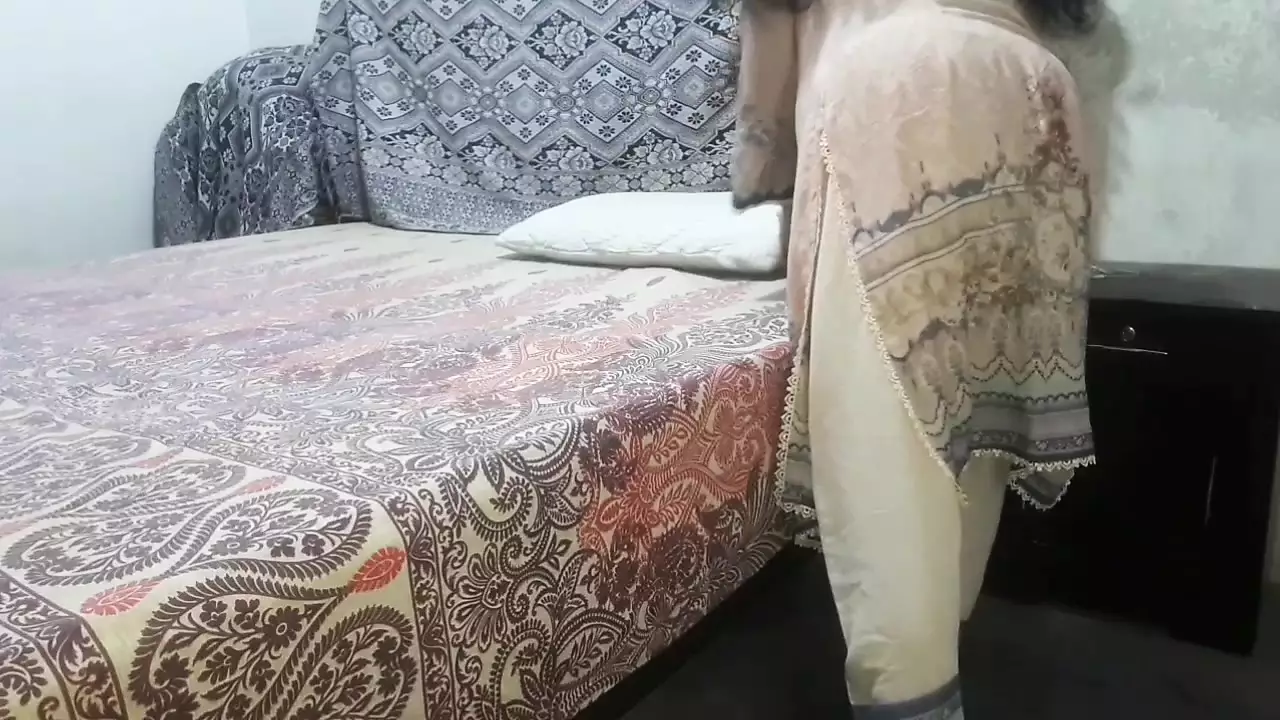 Saraab peekar maa ko hi chod diya bete ne,real homemade desi RedQueenRQ