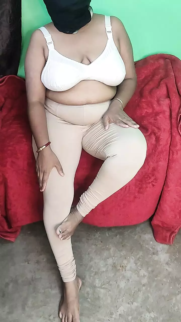 Desi leggings sex and ass Twerking by Sruti