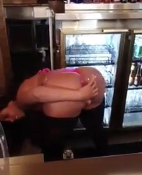 Serveuse ass