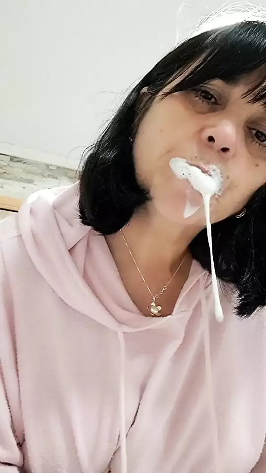 Mommy brushing in morning bbw chubby