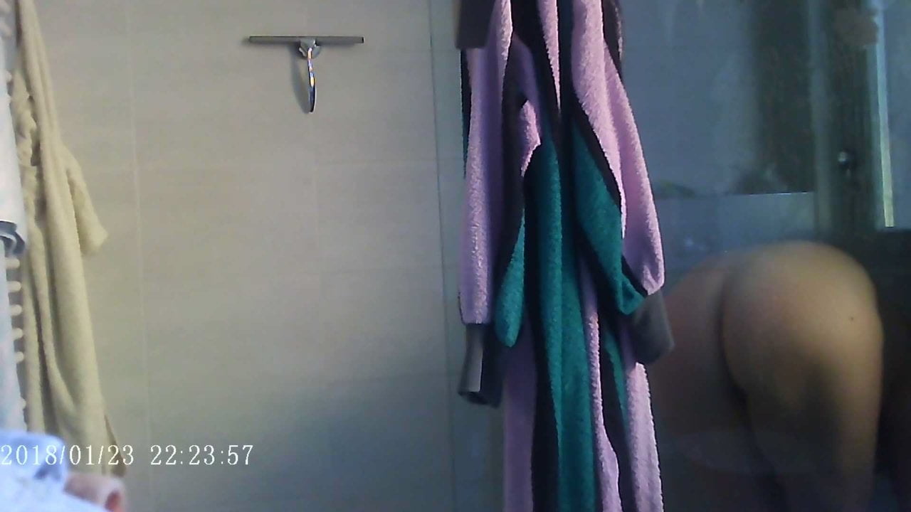 Pulish shower nacked ass show