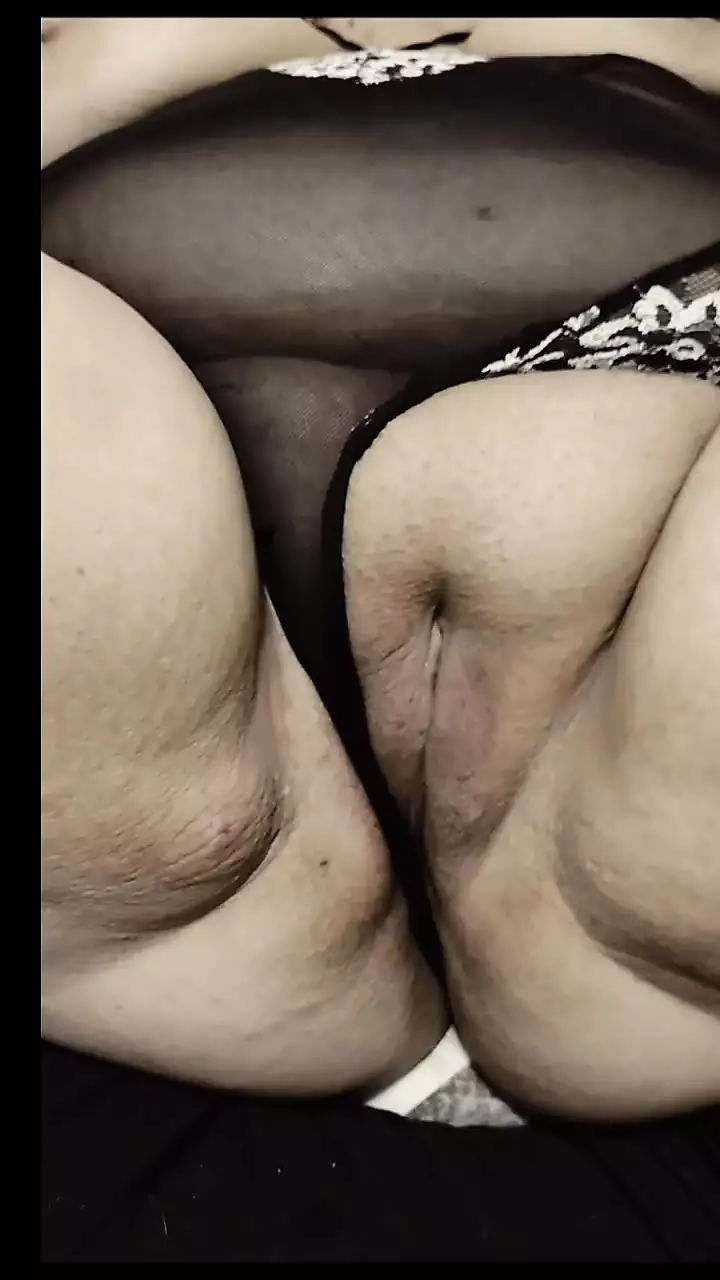 Sexy Chubby Playing