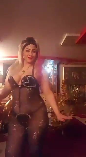 Egyptian sharmota dance at home