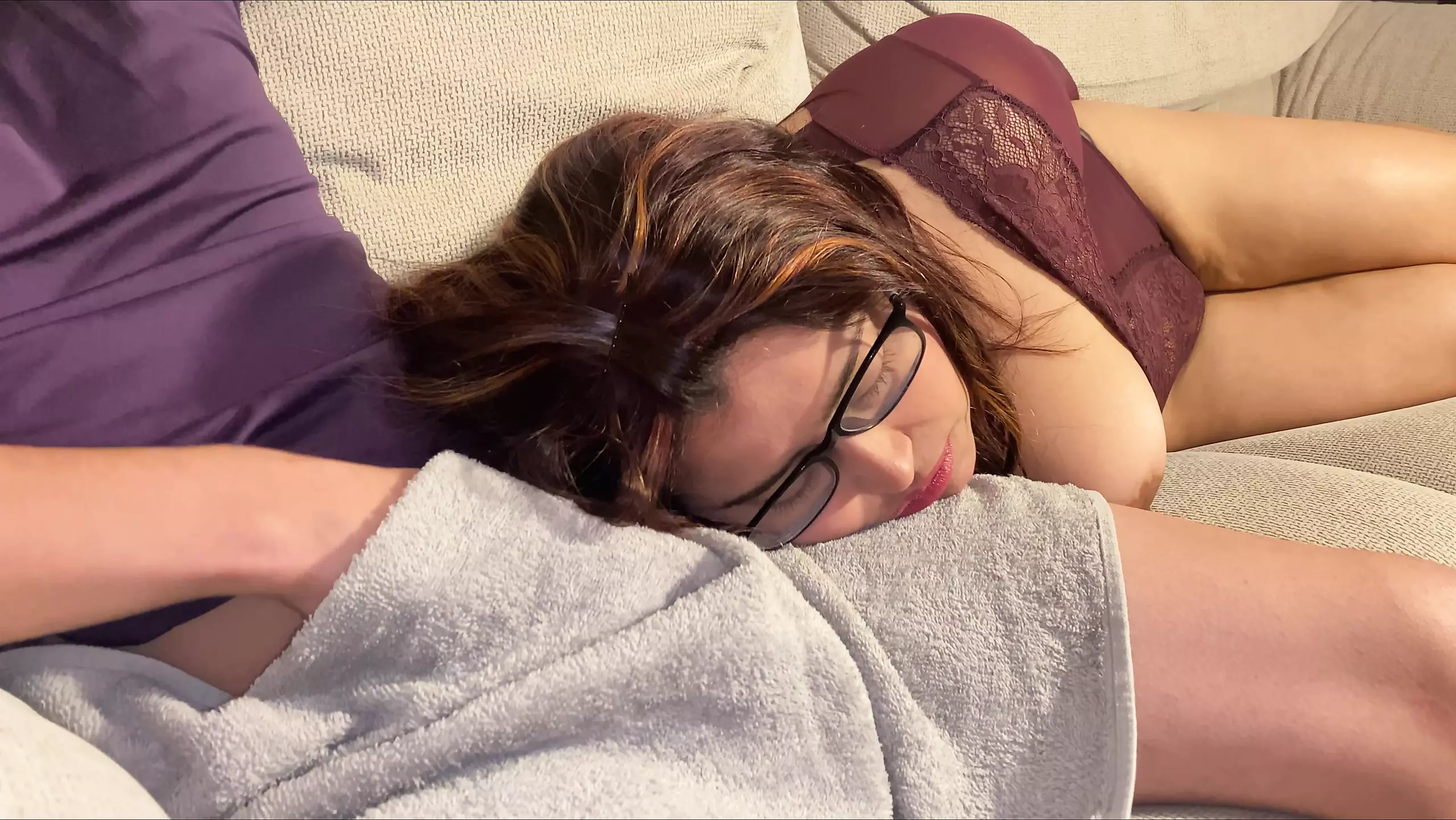 THE BEST BLOWJOB OF MY LIFE RIGHT AFTER I GET OUT OF THE SHOWER!