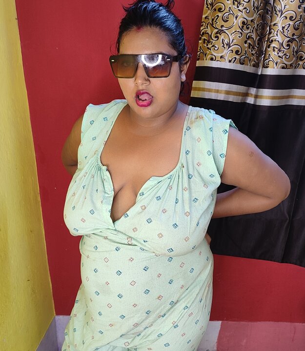 Kampiyasi Indian mom solo sex in nighty at her own home