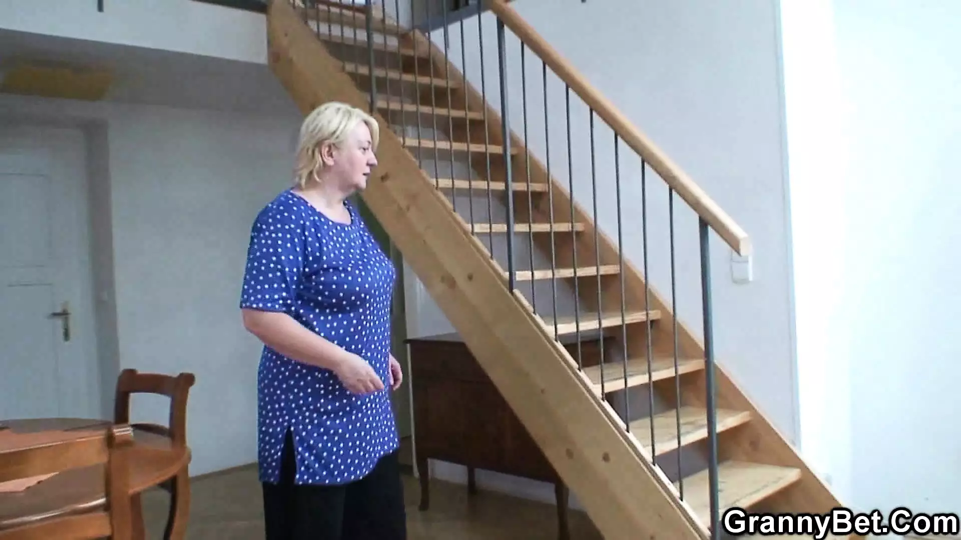 Curvy blonde granny riding his strong meat