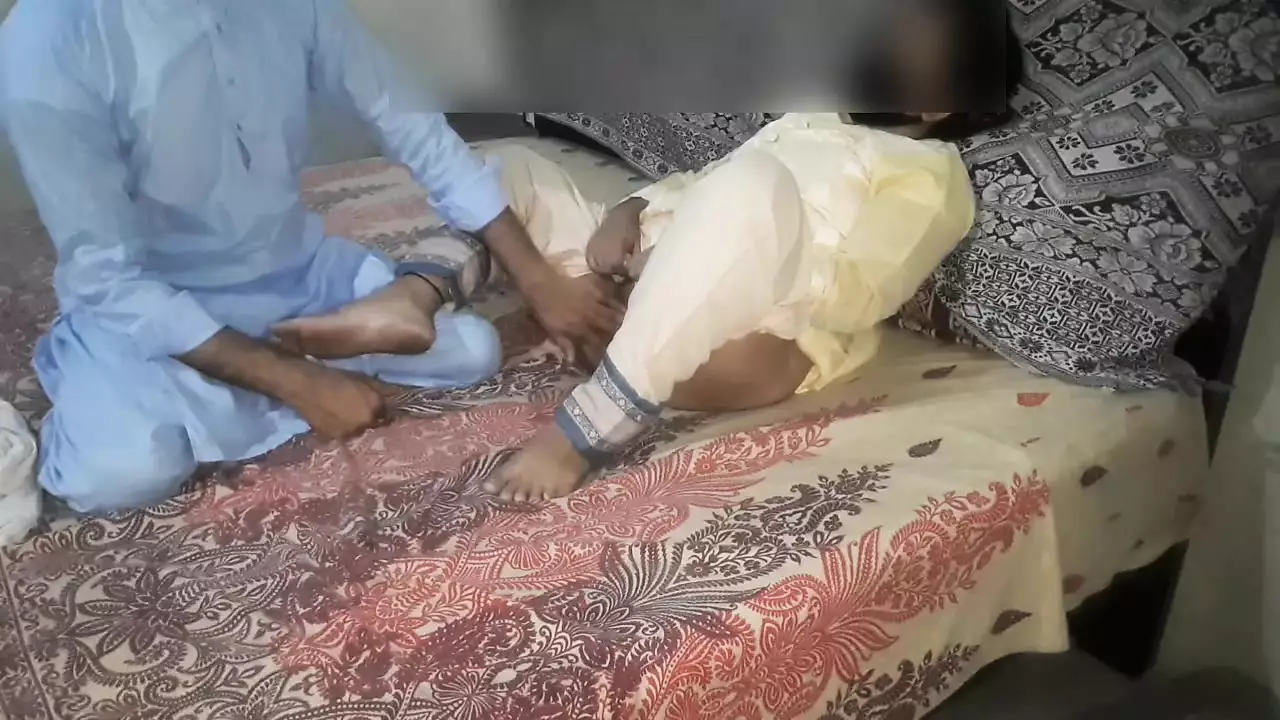 Hot pregnant Desi Aunty having sex with her house worker, and the worker enjoyed fucking the Indian Aunty