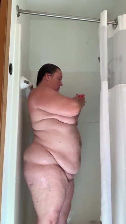 Mature bbw shower