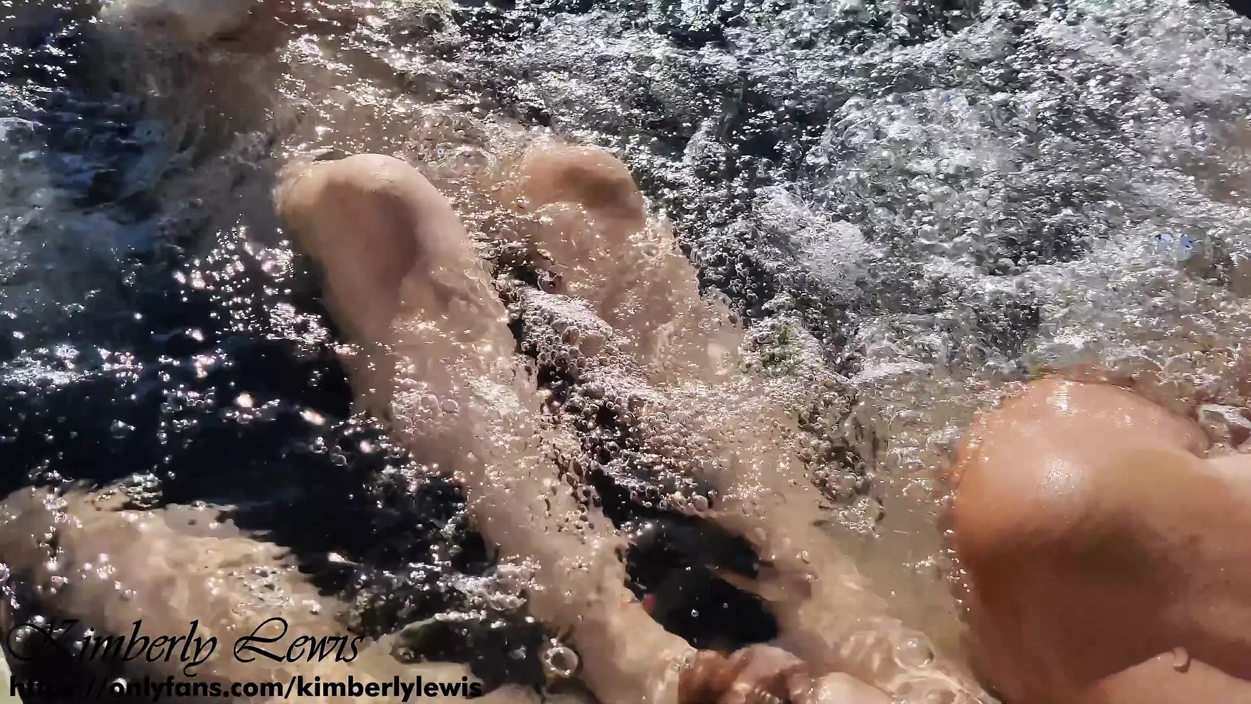 Stepsisters Outdoor Bathtub Quickly Become a Threesome Wet Party