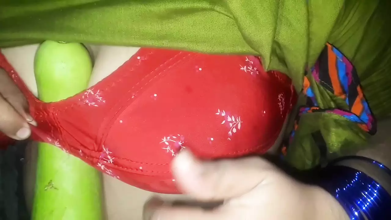 Newly married Indian bhabhi Fucked by her devar in kitchen - Devar ne bhabi ke laakh mana karna pe bhi chod diya, RedQueenRQ