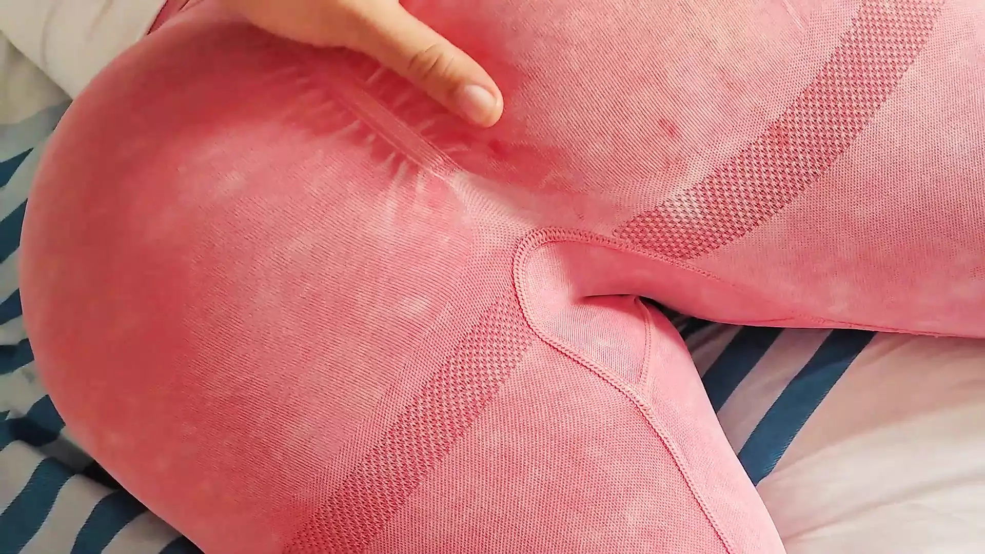 I CATCH MY STEPSISTER AND CUM ON OVER HER PUSSY TWICE