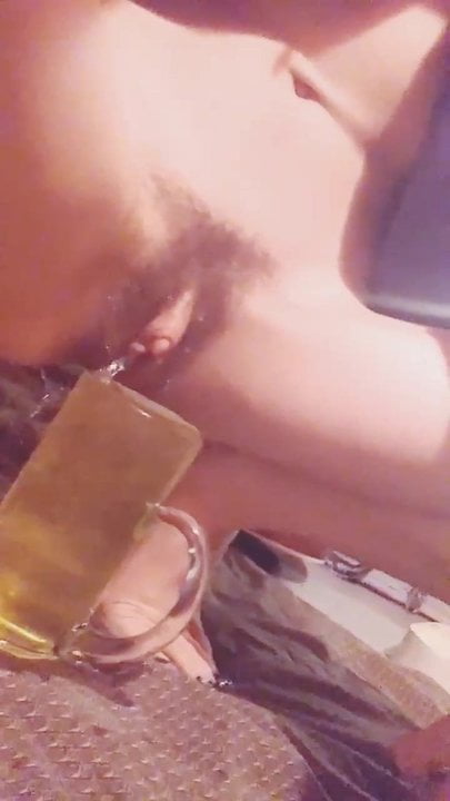 Big Clitoris Pissing In Glass