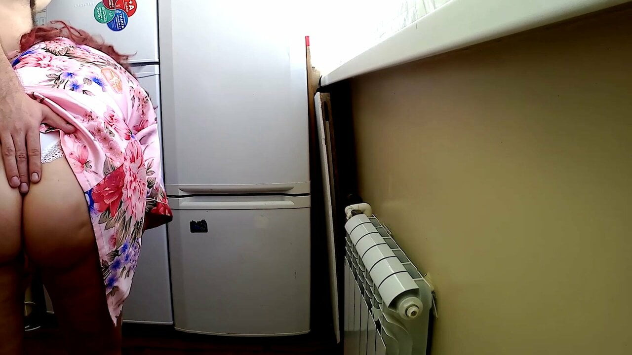 Fat ass milf has anal sex in the morning.