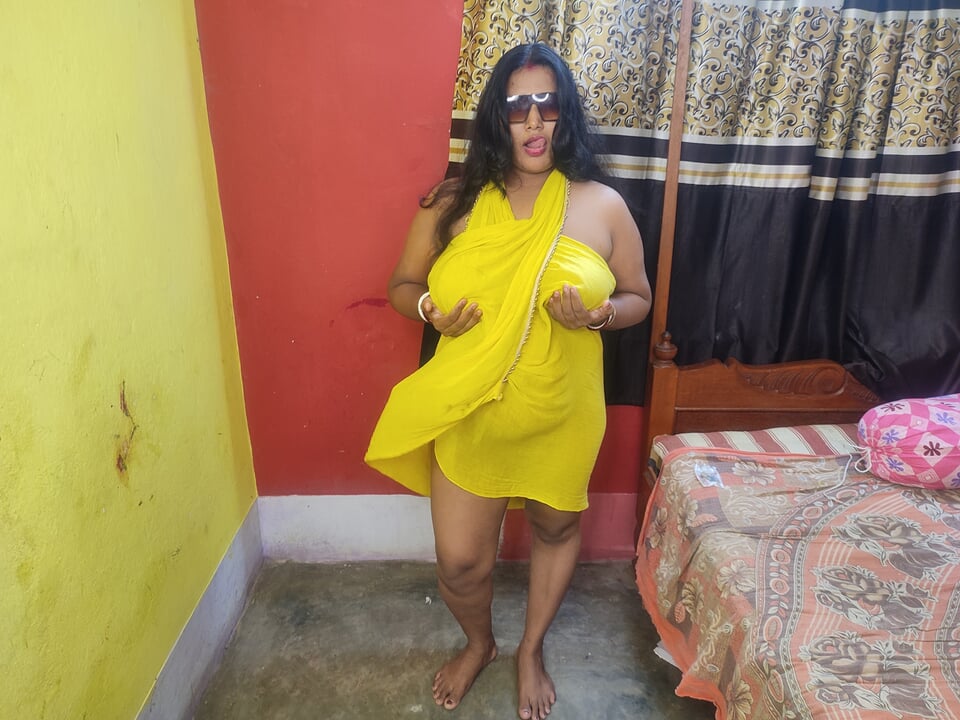 Indian gorgeous young mom sex with Vegetable
