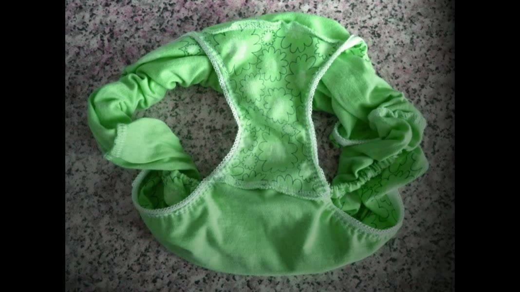 Green smelling panties my elderly mommy