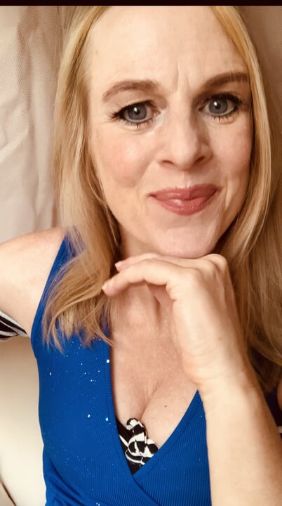 Hot German milf: Bondage in the hotel bed and in the woods