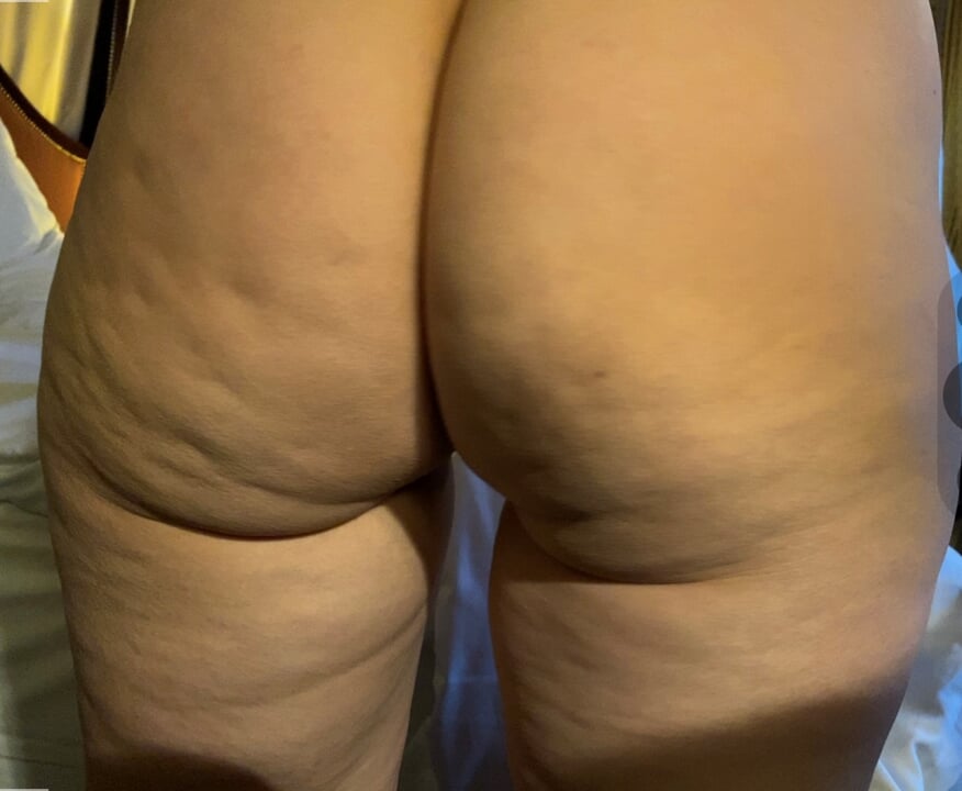 Mature Mommy With Big Ass In Bathroom 2