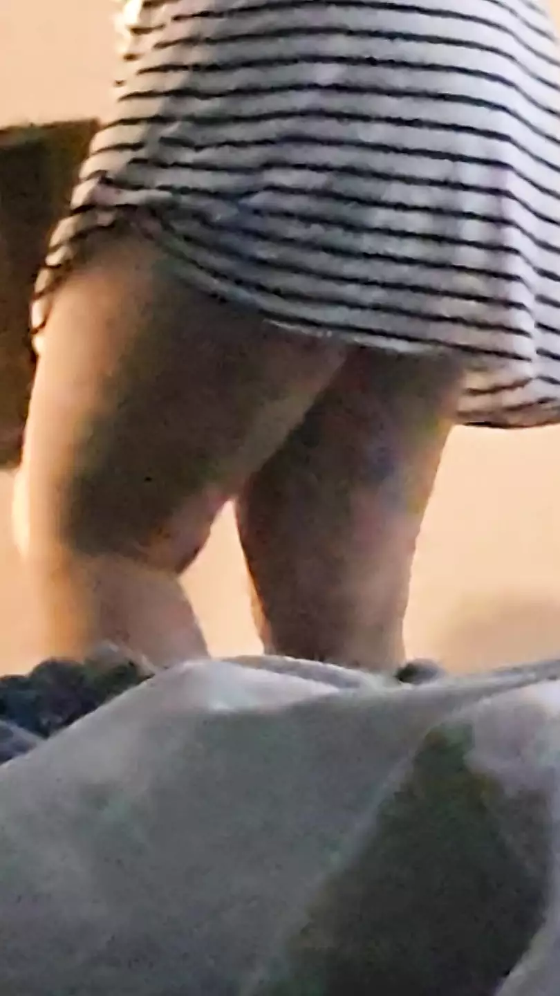 Step mom caught on camera wipped her pussy after she pissing