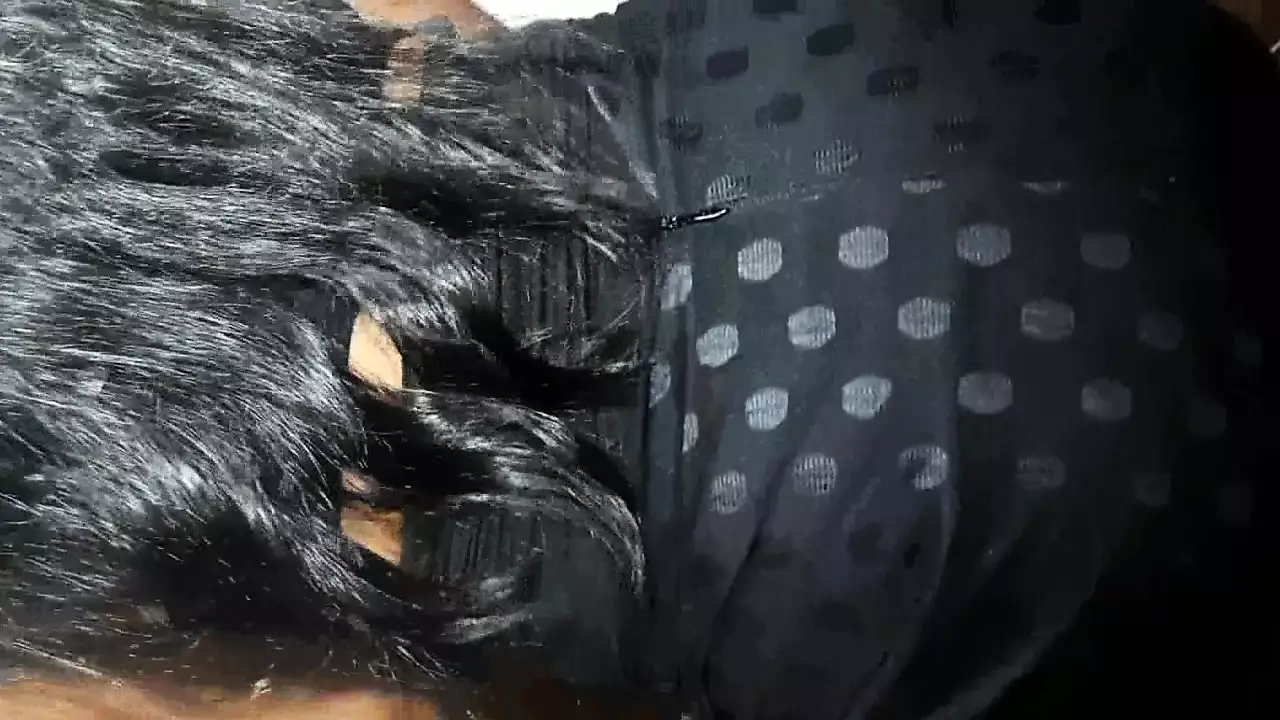 Pink pussy Sri Lankan fingering girl who did this special video for her boyfriend!
