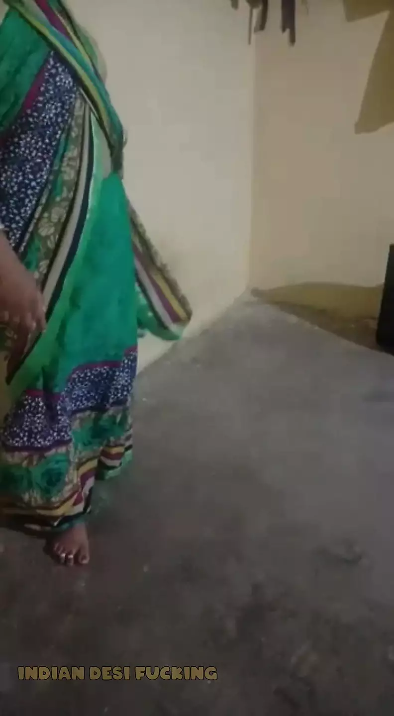 Indian Desi Bhabhi Guna affair Sex With Me in standing position