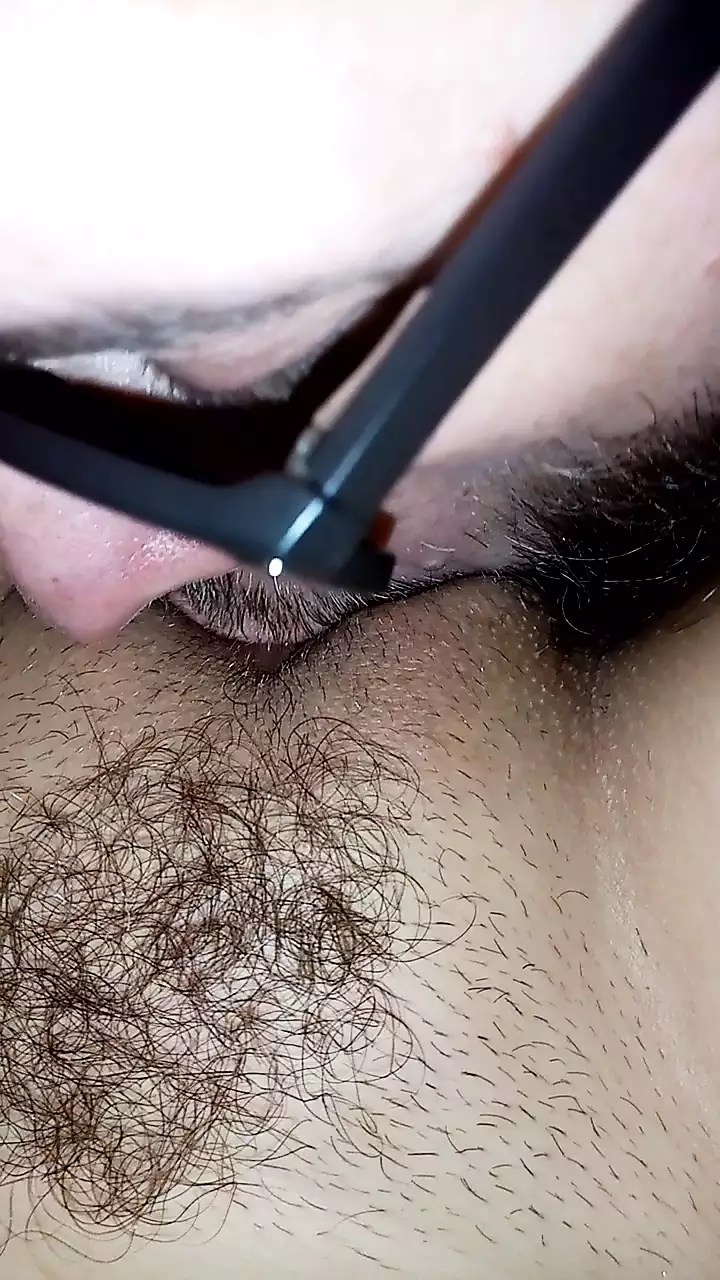 Pussy licked from the wound