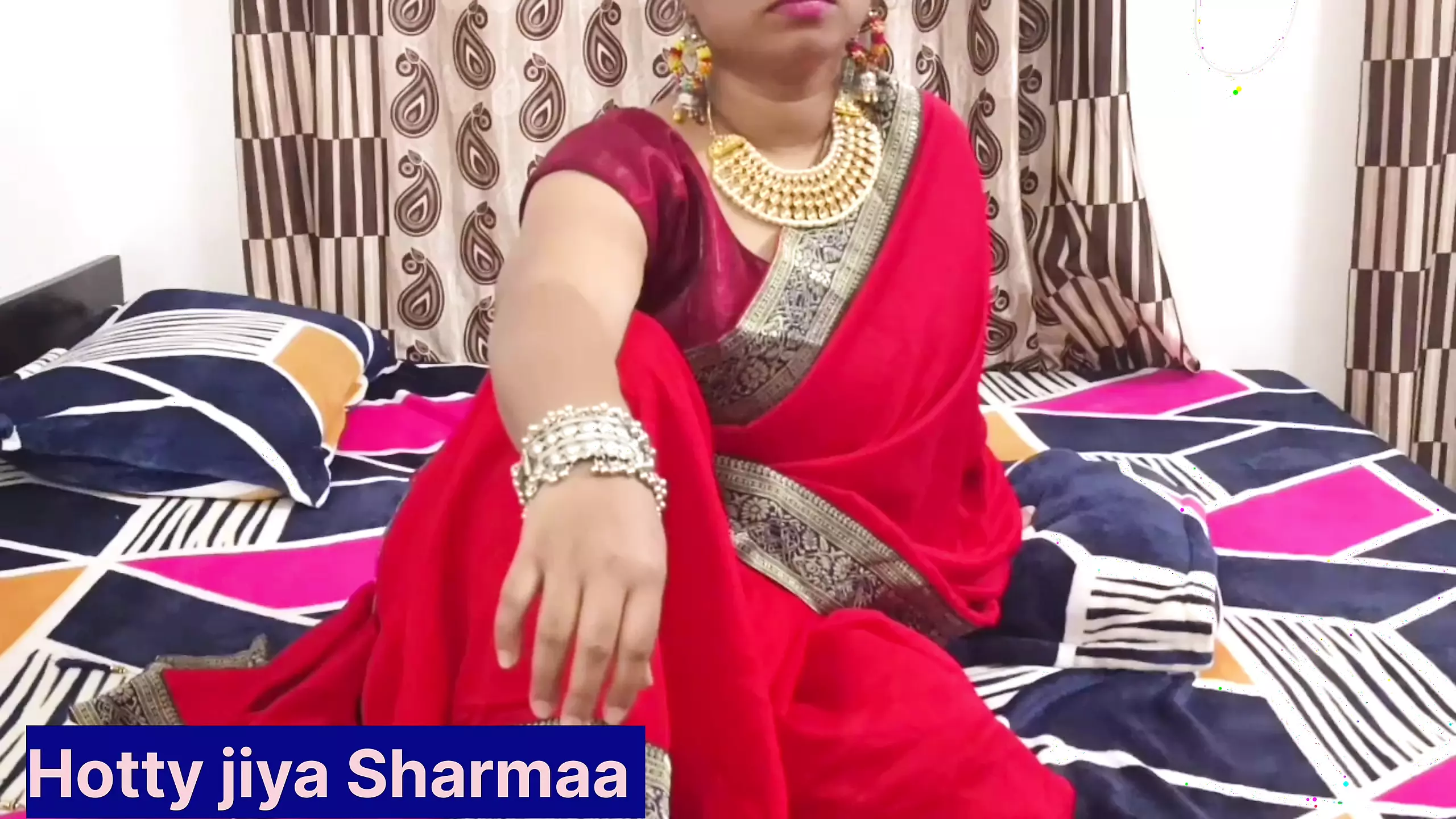 Desi Indian Threesome Porn Video - Real Desi Sex Videos Of Nokar Malkin And Step Mom Group Sex