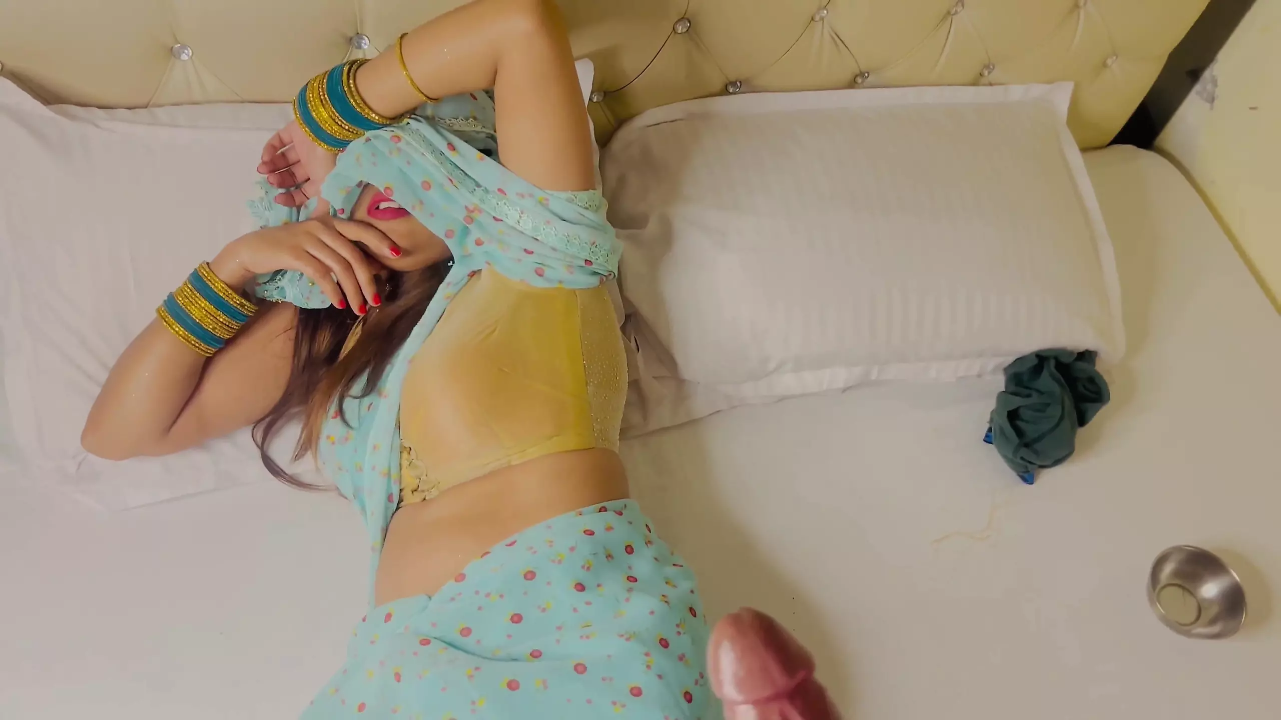 Father in law Fucked by Daughter in law on the Pretext of Oil Massage