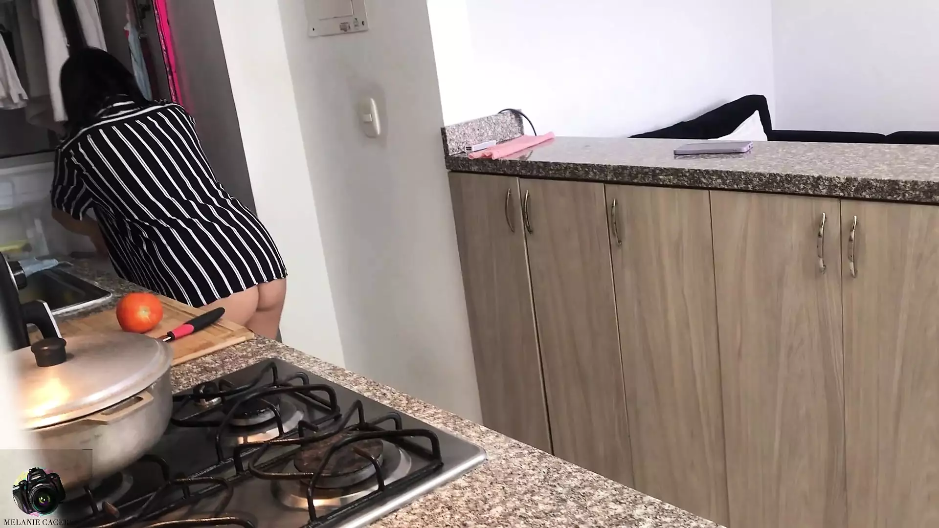 My stepmother likes to cook naked - porn in spanish