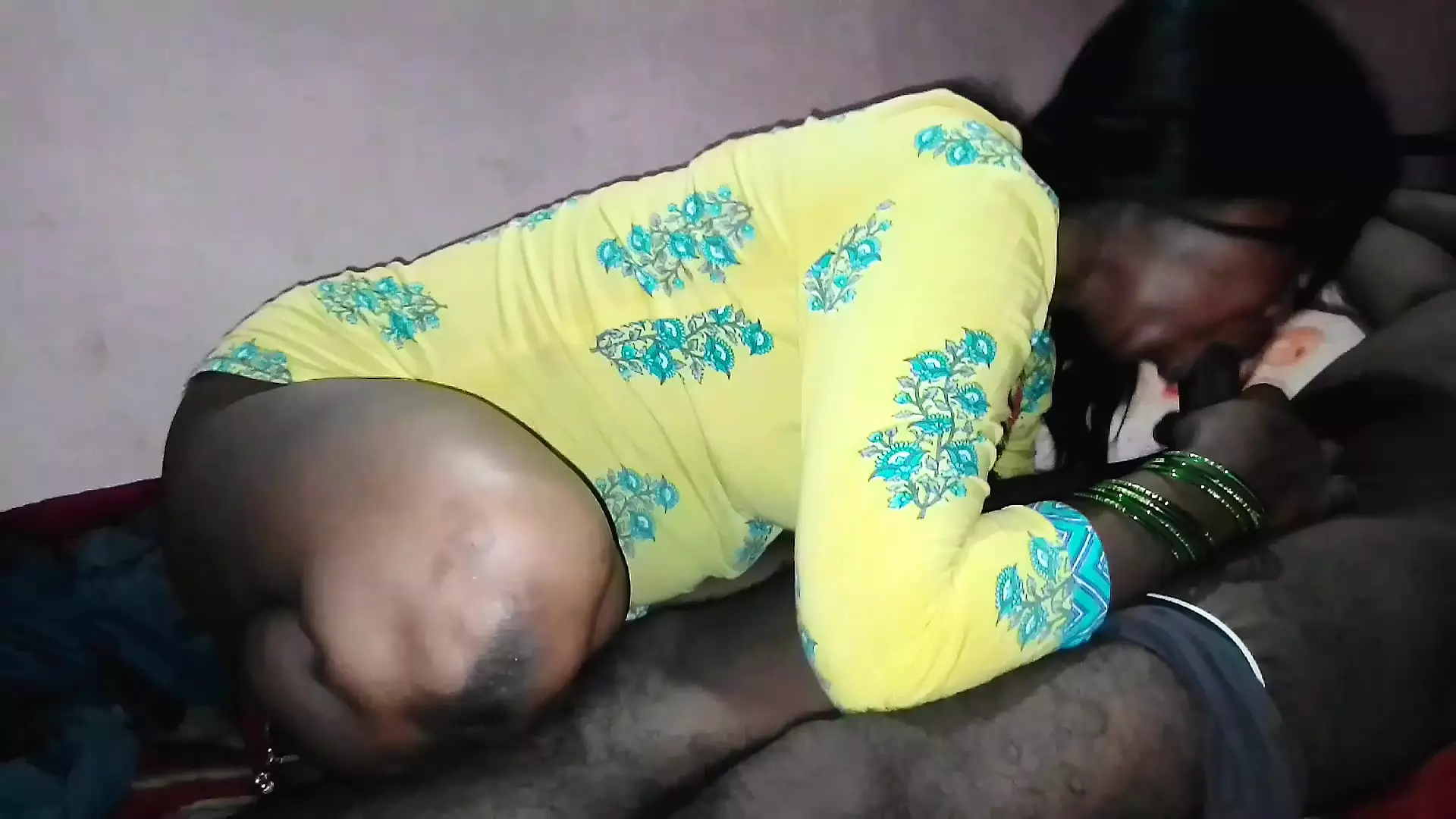 My aunty beautiful hot sex video enjoy this guys