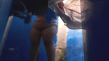 BIG ASS STEPMOM MASTURBATE IN THE SHOWER