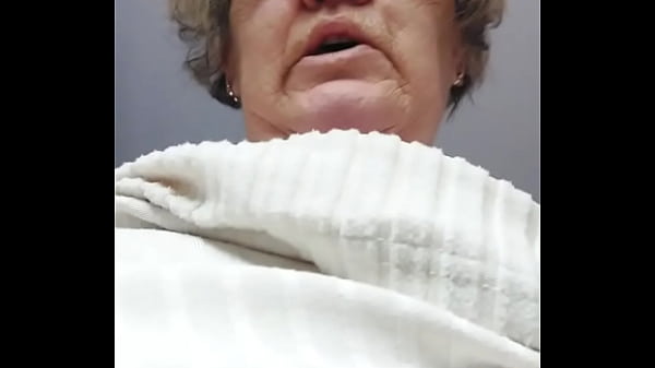 Hairy pussy pee